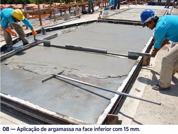 Aplicação de argamassa na face inferior com 15 mm.