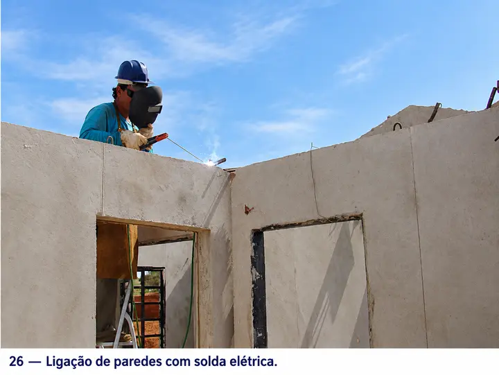 Ligação de paredes com solda elétrica.